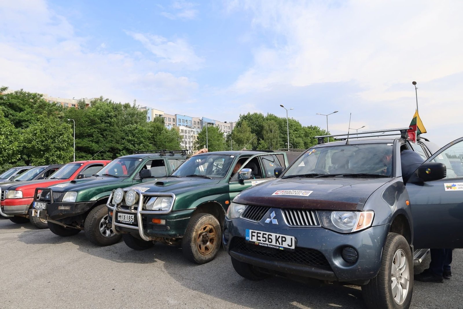 Humanitarian aid cars for soldiers delivered to Ukraine by Mažasis Konvojus
